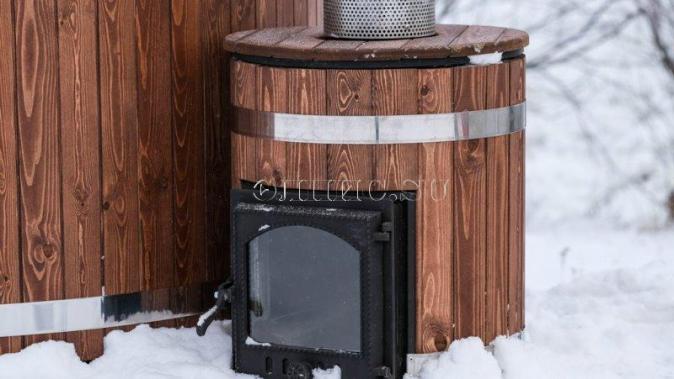 Водогрейная печь для фурако Тутуяс в деревянном массиве