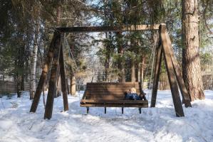 ДЕРЕВЯННЫЕ  КАЧЕЛИ