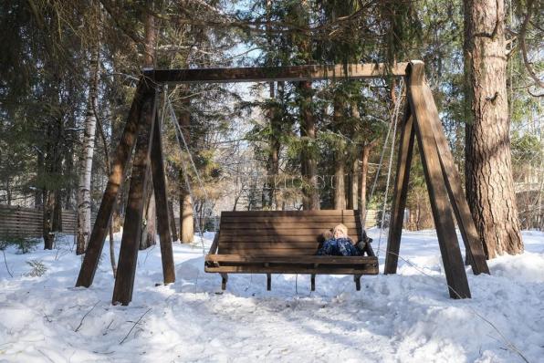 ДЕРЕВЯННЫЕ  КАЧЕЛИ